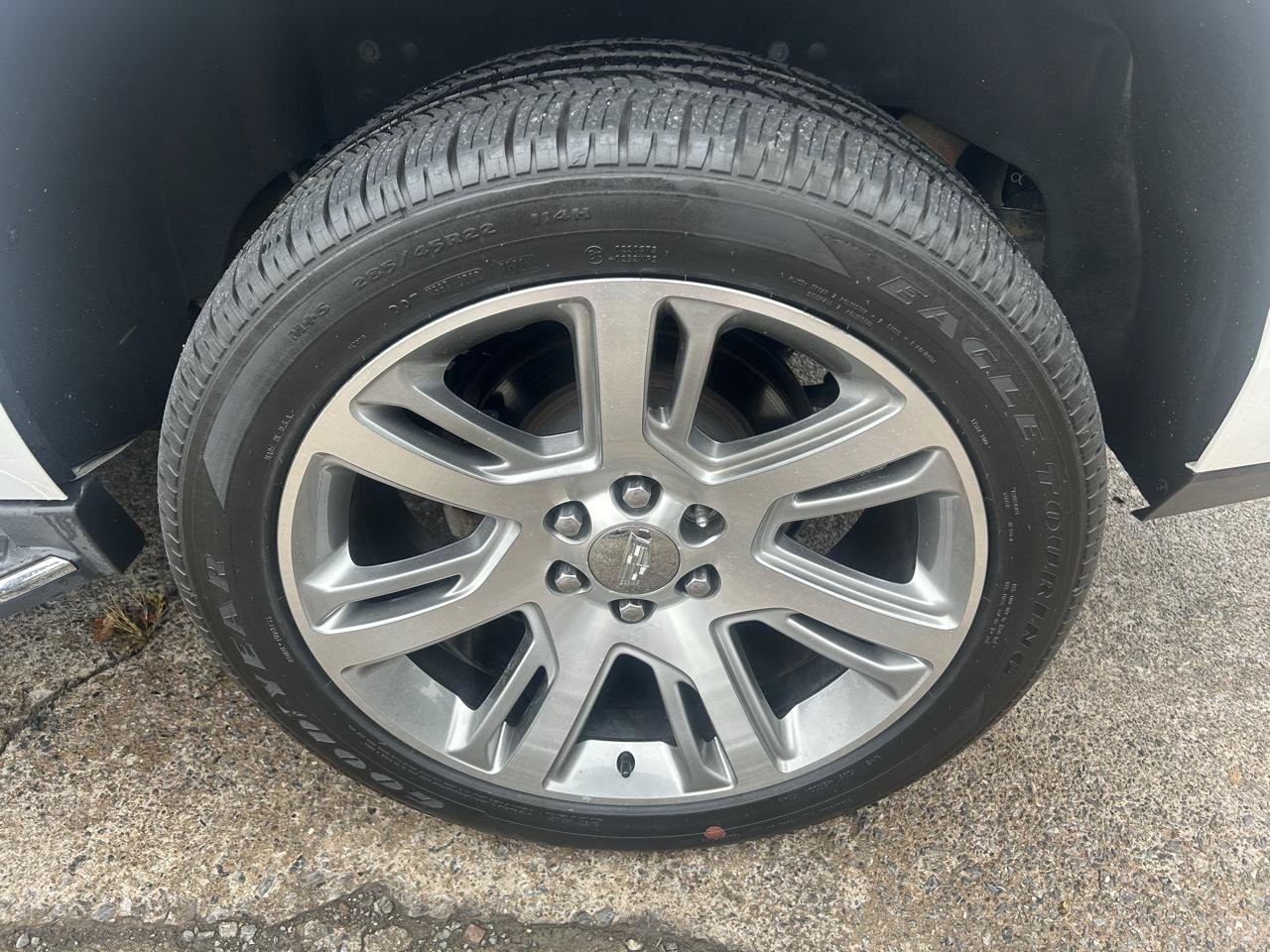 Used 2016 Cadillac Escalade Luxury AWD/4WD image 11