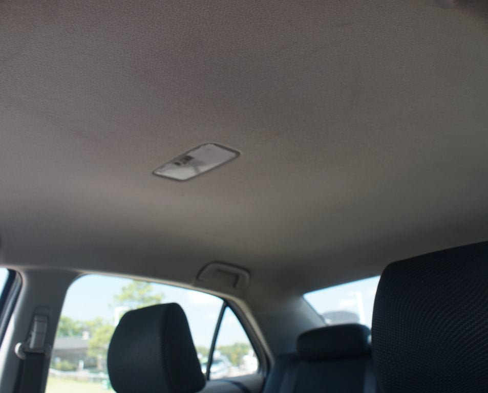 Used 2010 Toyota Yaris Sedan FWD image 6