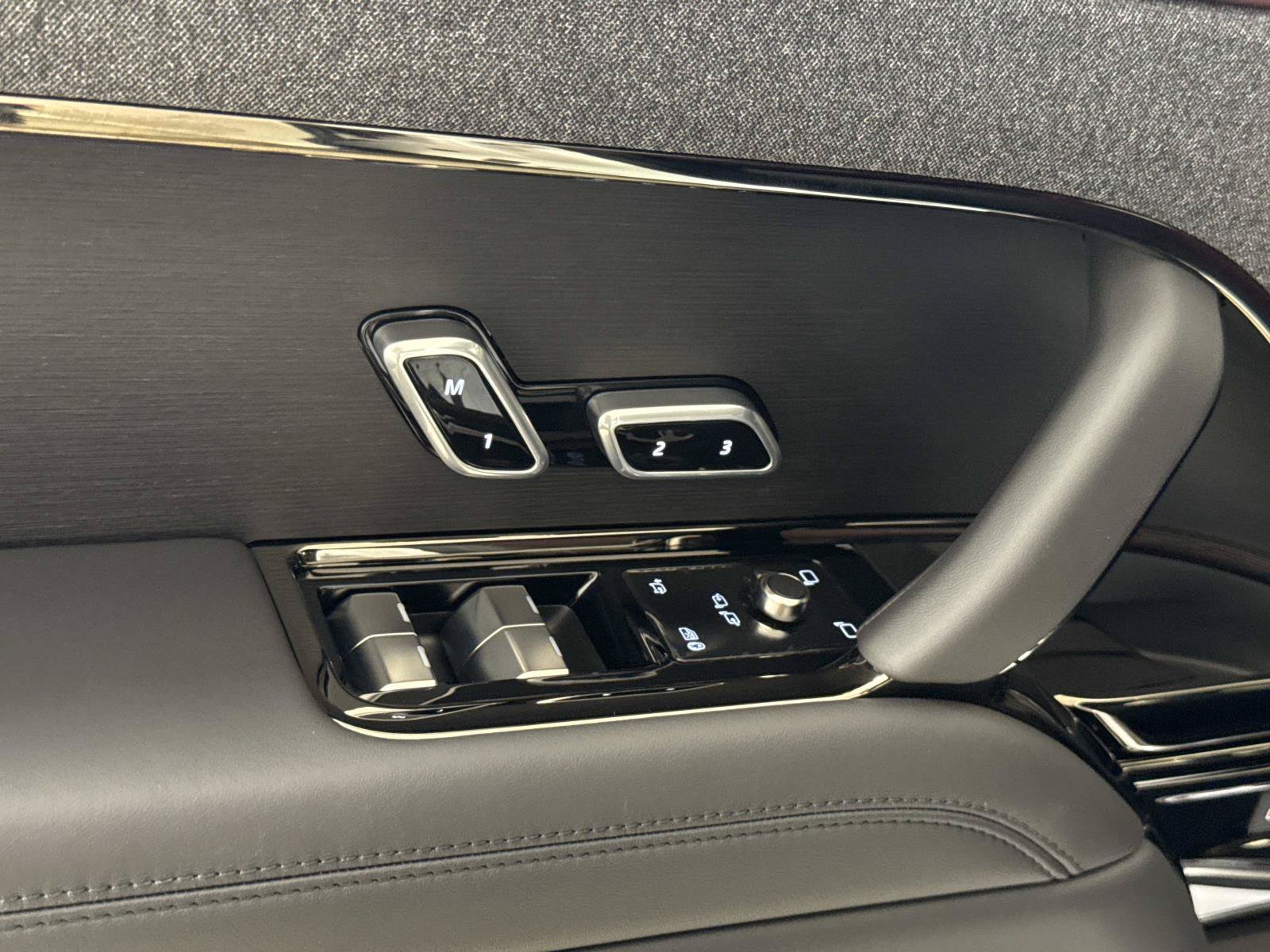 New 2026 Land Rover Range Rover Sport Dynamic SE AWD/4WD image 18