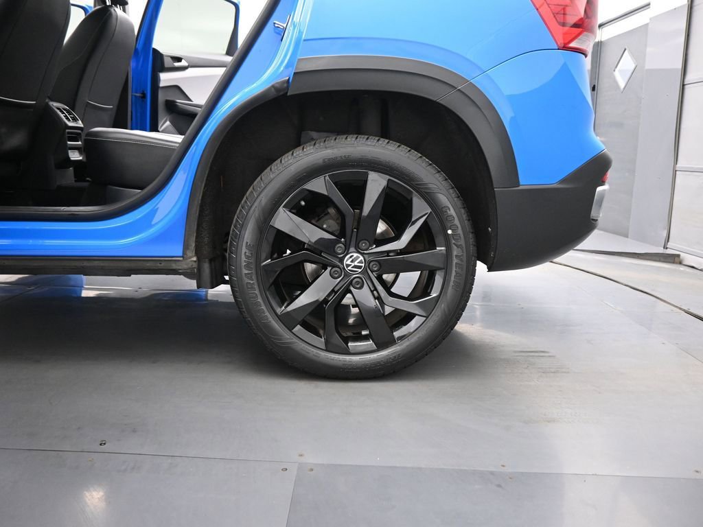 Used 2022 Volkswagen Taos SEL w/ Panoramic Sunroof Package image 21