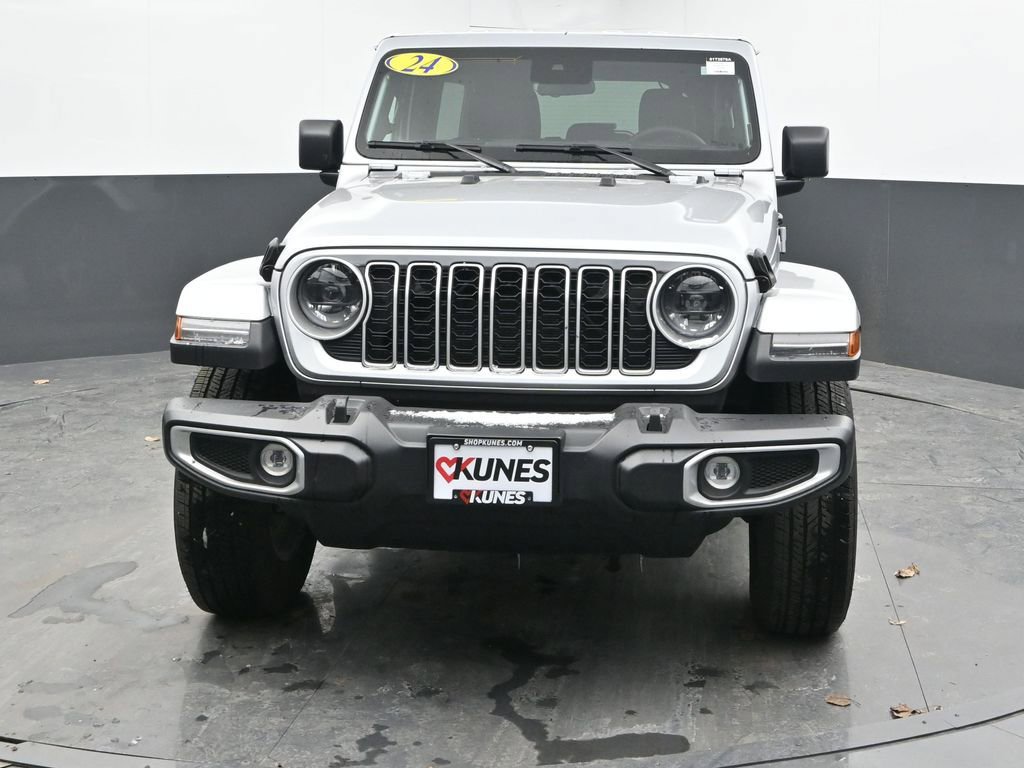 Used 2024 Jeep Wrangler Sahara image 4