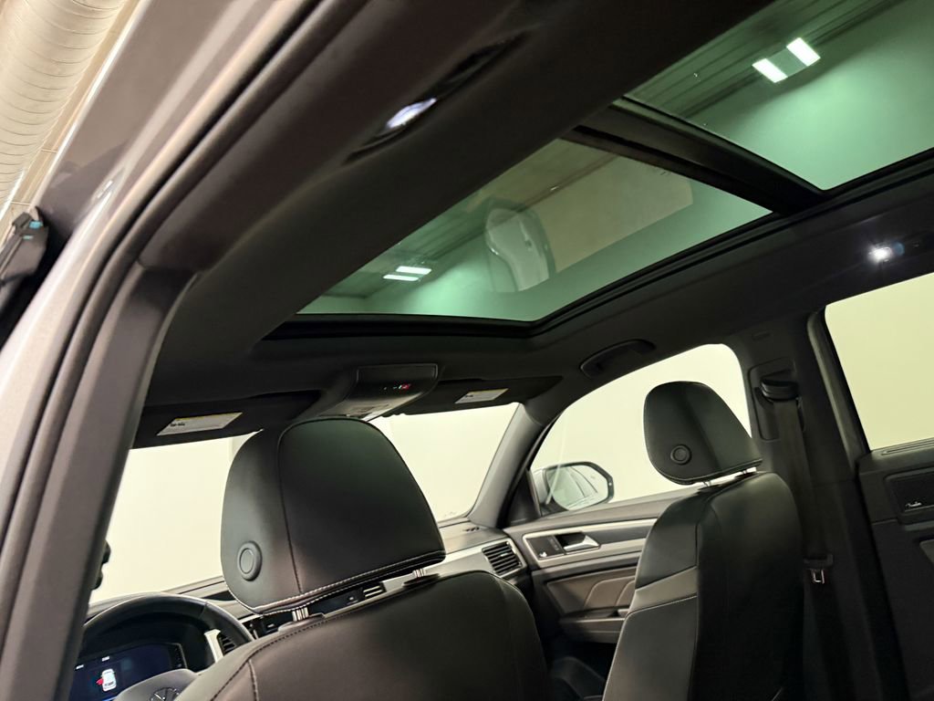 Used 2023 Volkswagen Atlas Cross Sport SEL Premium R-Line image 11