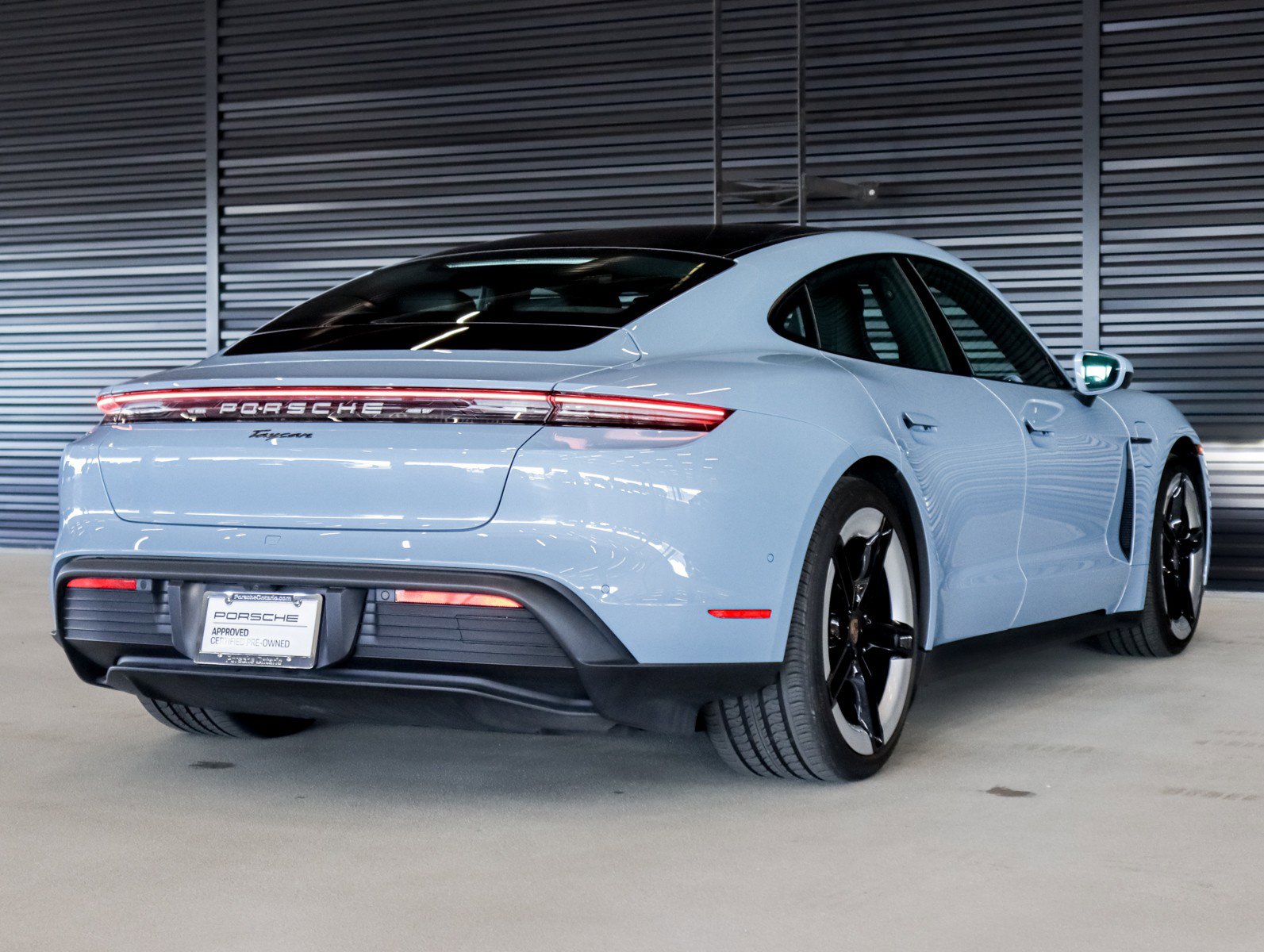 Used 2025 Porsche Taycan image 10