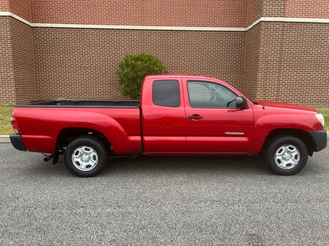 Used 2013 Toyota Tacoma 2WD Access Cab image 12