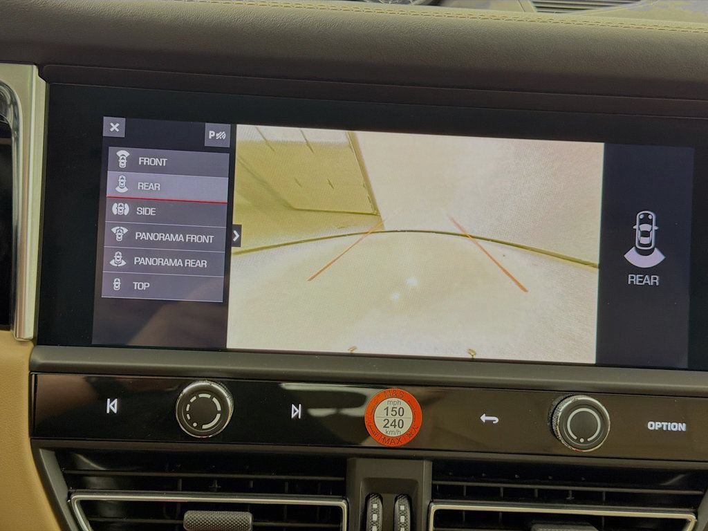 Certified 2023 Porsche Macan AWD/4WD image 19