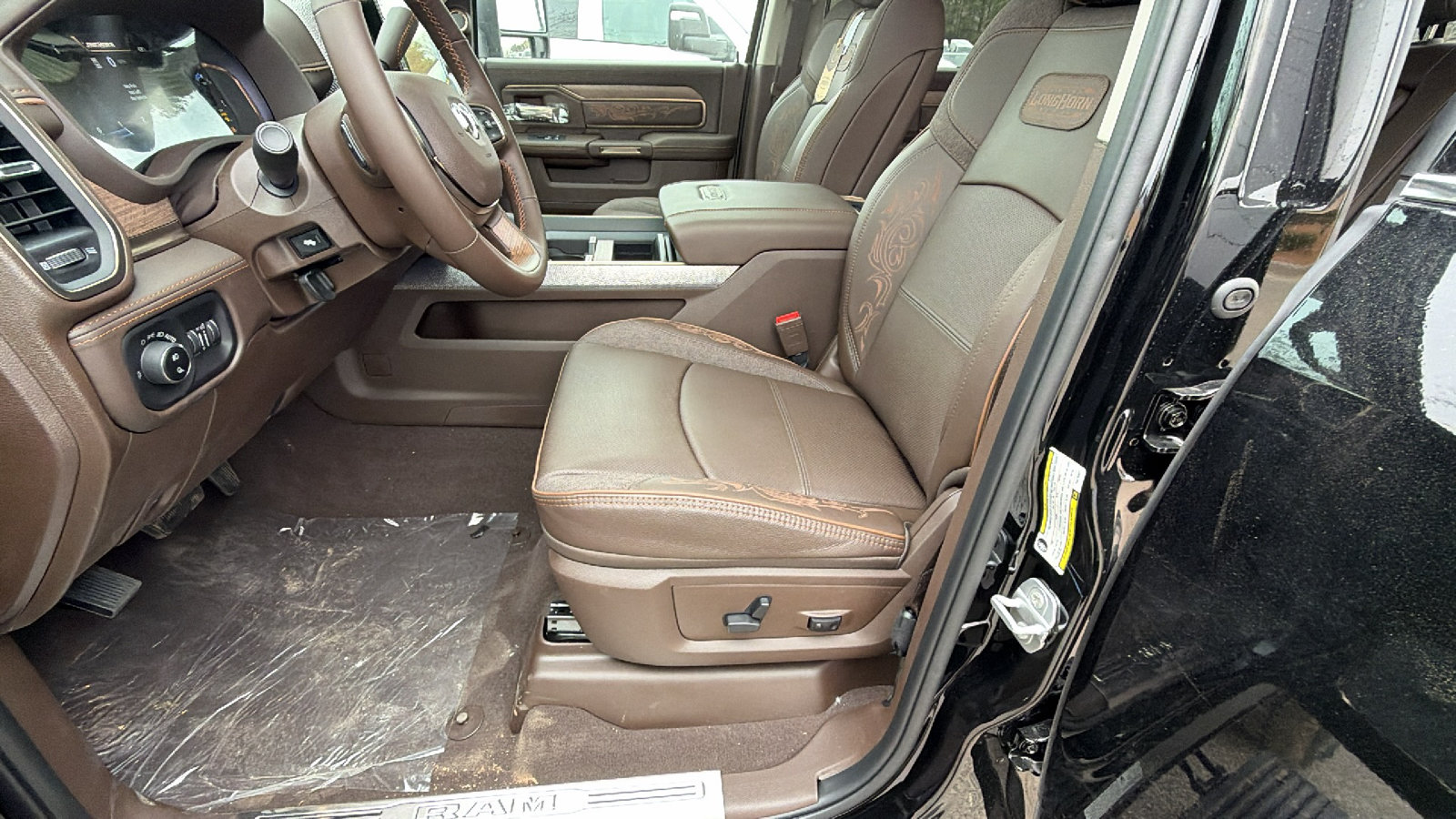 New 2026 RAM 2500 Limited AWD/4WD image 16