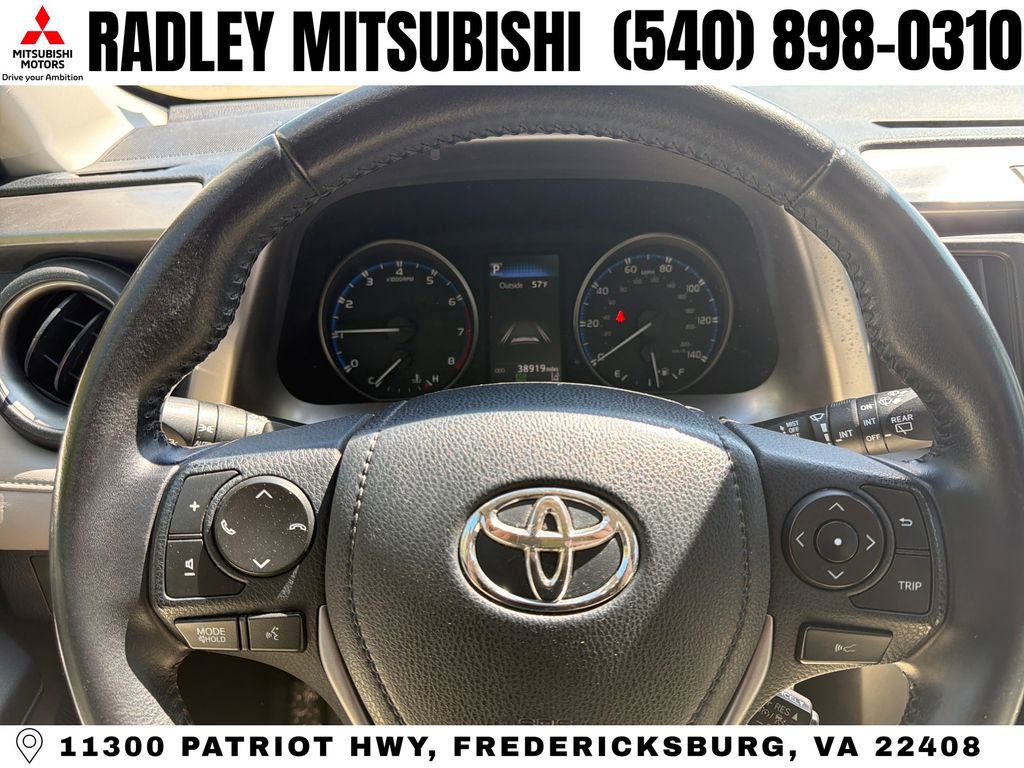 Used 2017 Toyota RAV4 XLE FWD image 5