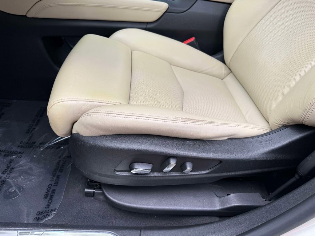 Used 2017 Cadillac XT5 Luxury w/ Driver Awareness Package image 3