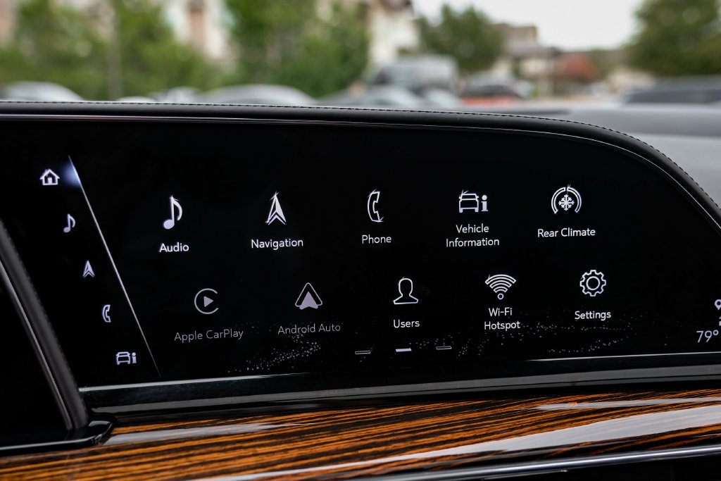 Used 2021 Cadillac Escalade ESV Premium Luxury RWD image 40