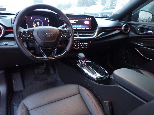 Certified 2024 Chevrolet Trax RS w/ Driver Confidence Package image 18