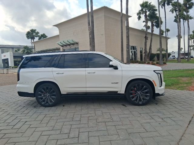 Used 2025 Cadillac Escalade V AWD/4WD image 3