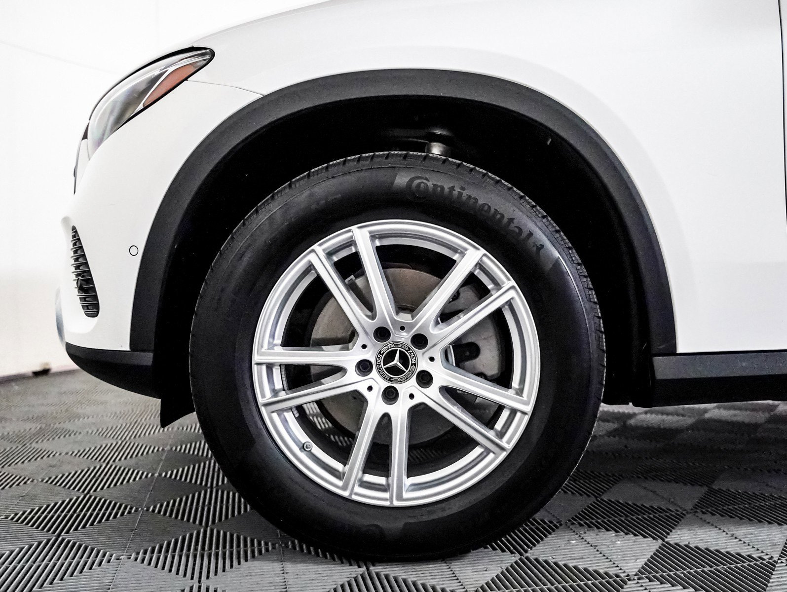 Certified 2024 Mercedes-Benz GLC 300 image 6