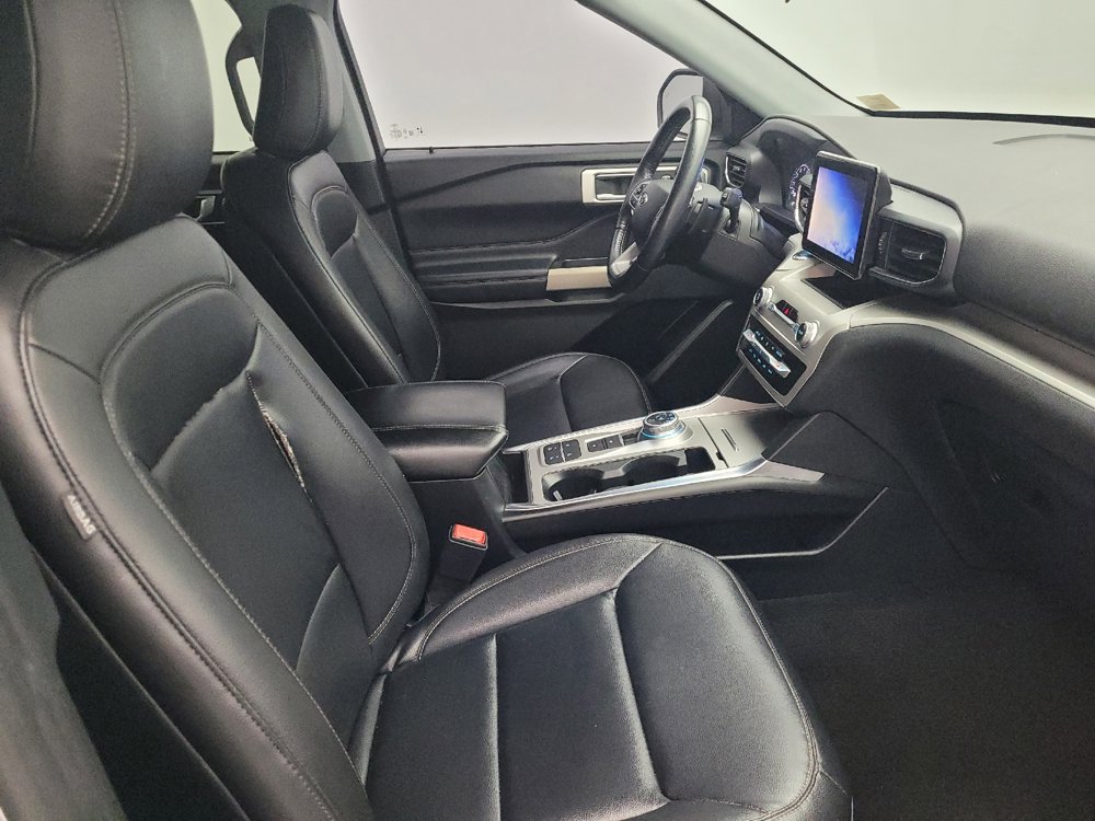 Used 2020 Ford Explorer XLT w/ Equipment Group 202A image 21