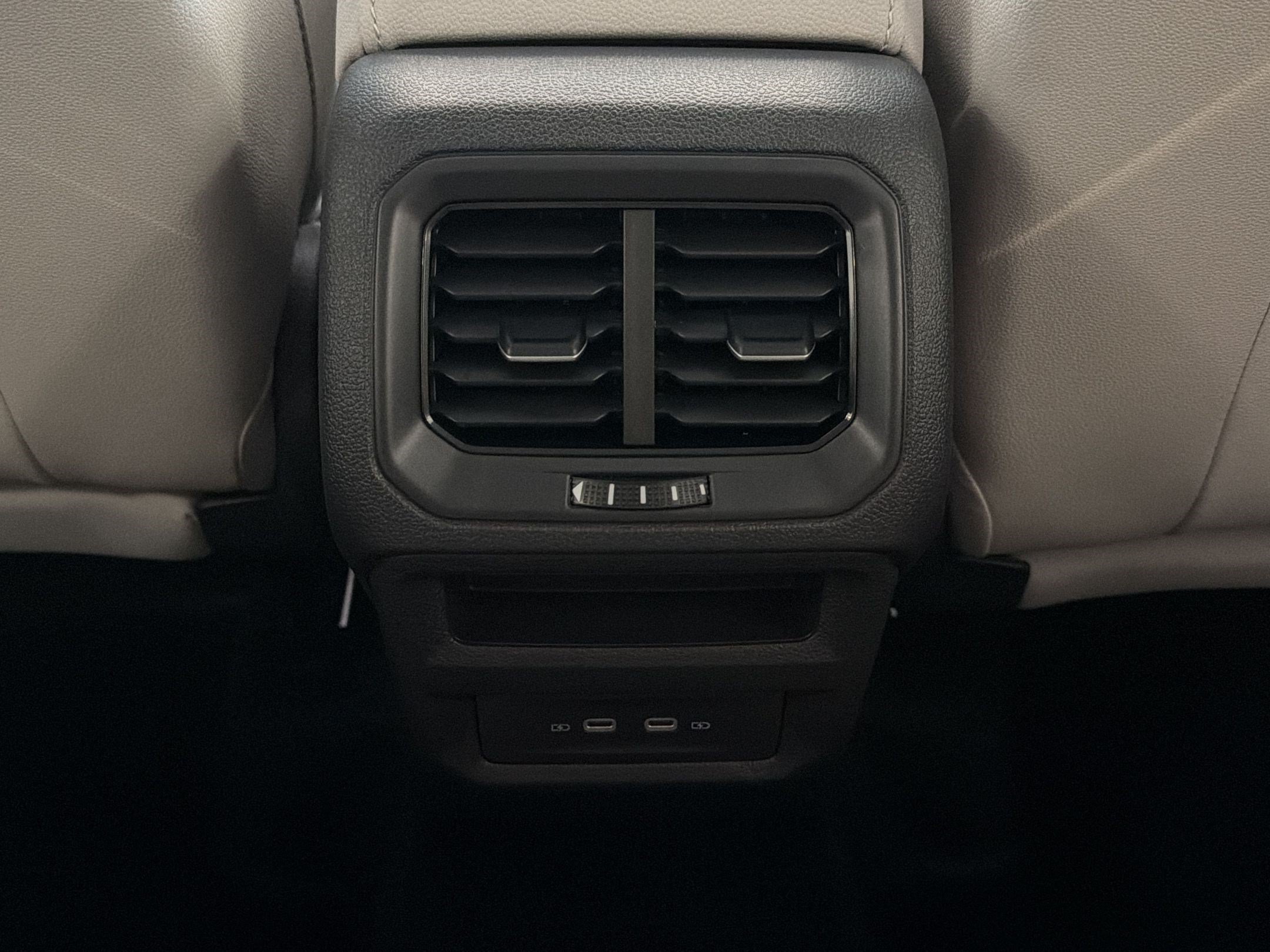 New 2026 Volkswagen Taos SE FWD image 31