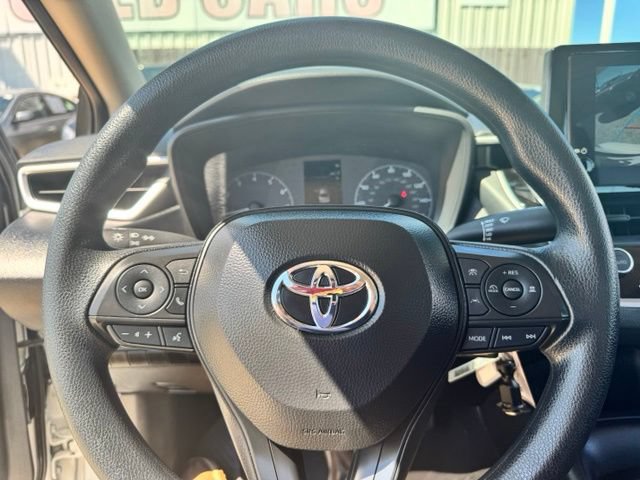 Used 2025 Toyota Corolla LE FWD image 9
