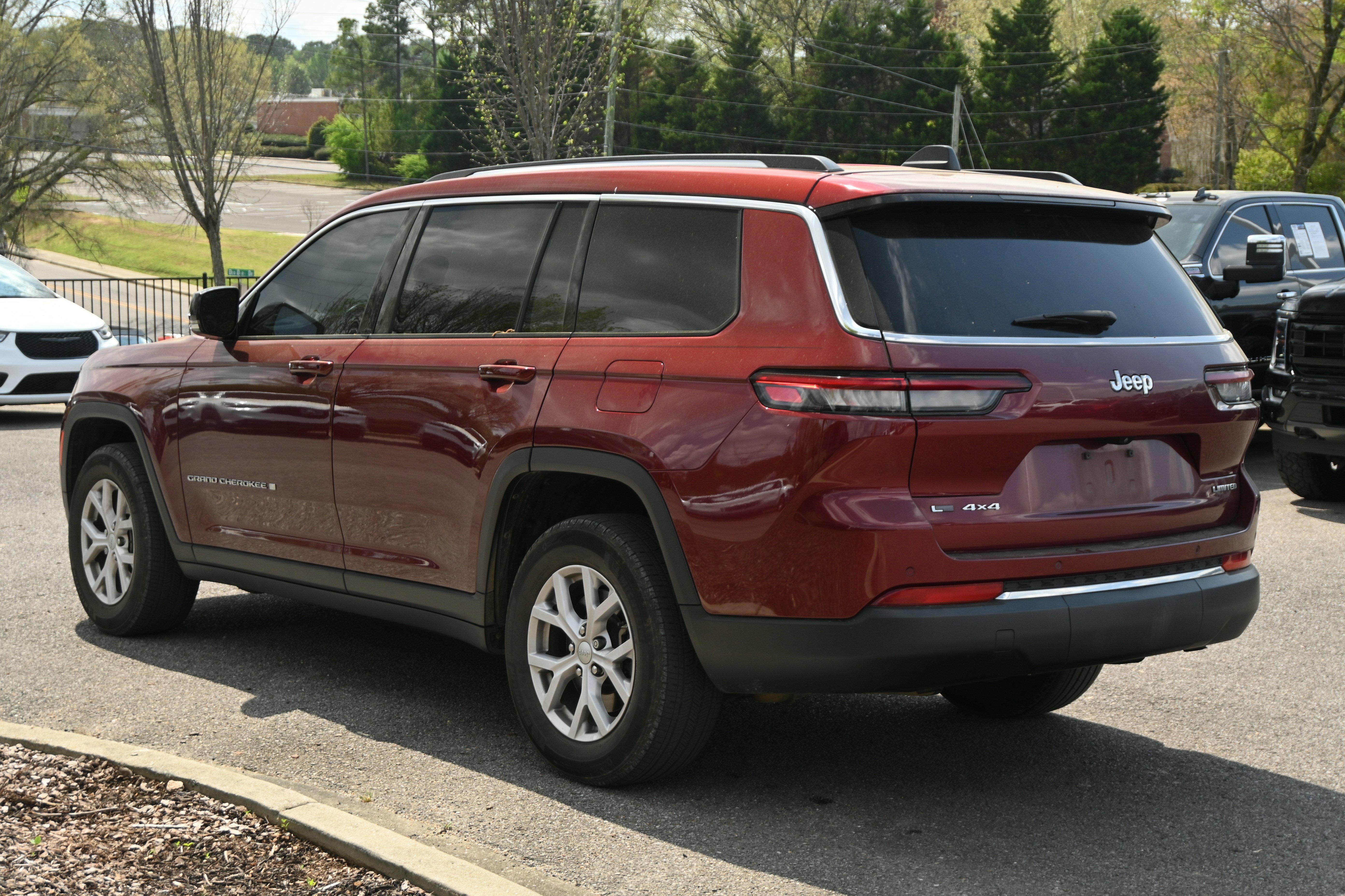 Used 2022 Jeep Grand Cherokee L Limited image 11