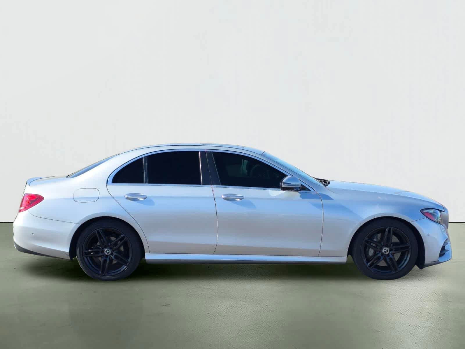 Used 2019 Mercedes-Benz E 300 4MATIC image 7