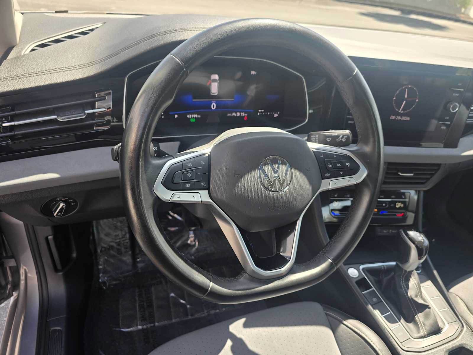 Used 2025 Volkswagen Jetta SE FWD image 23