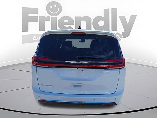 New 2026 Chrysler Pacifica Select FWD image 6