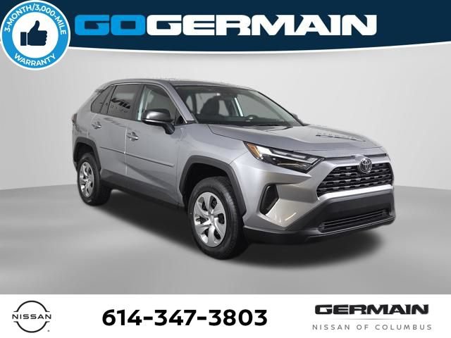 Used 2023 Toyota RAV4 LE AWD/4WD image 3