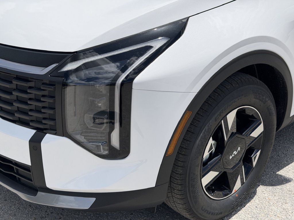 New 2027 Kia Sportage LX FWD image 7