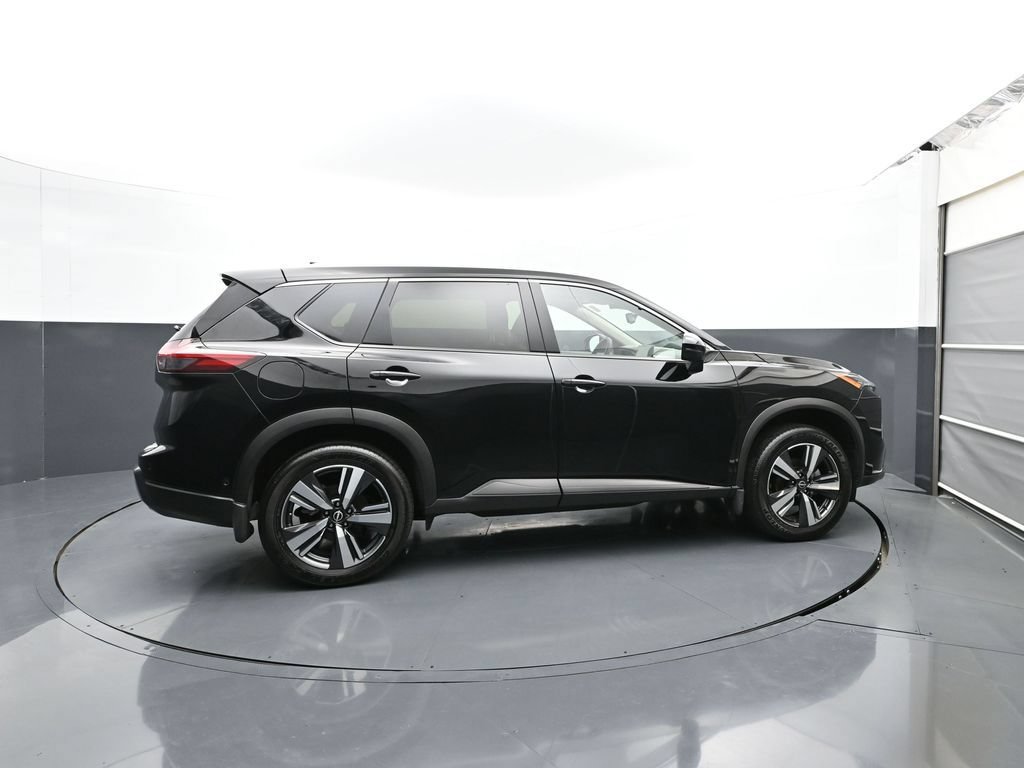 Certified 2025 Nissan Rogue SL AWD/4WD image 8
