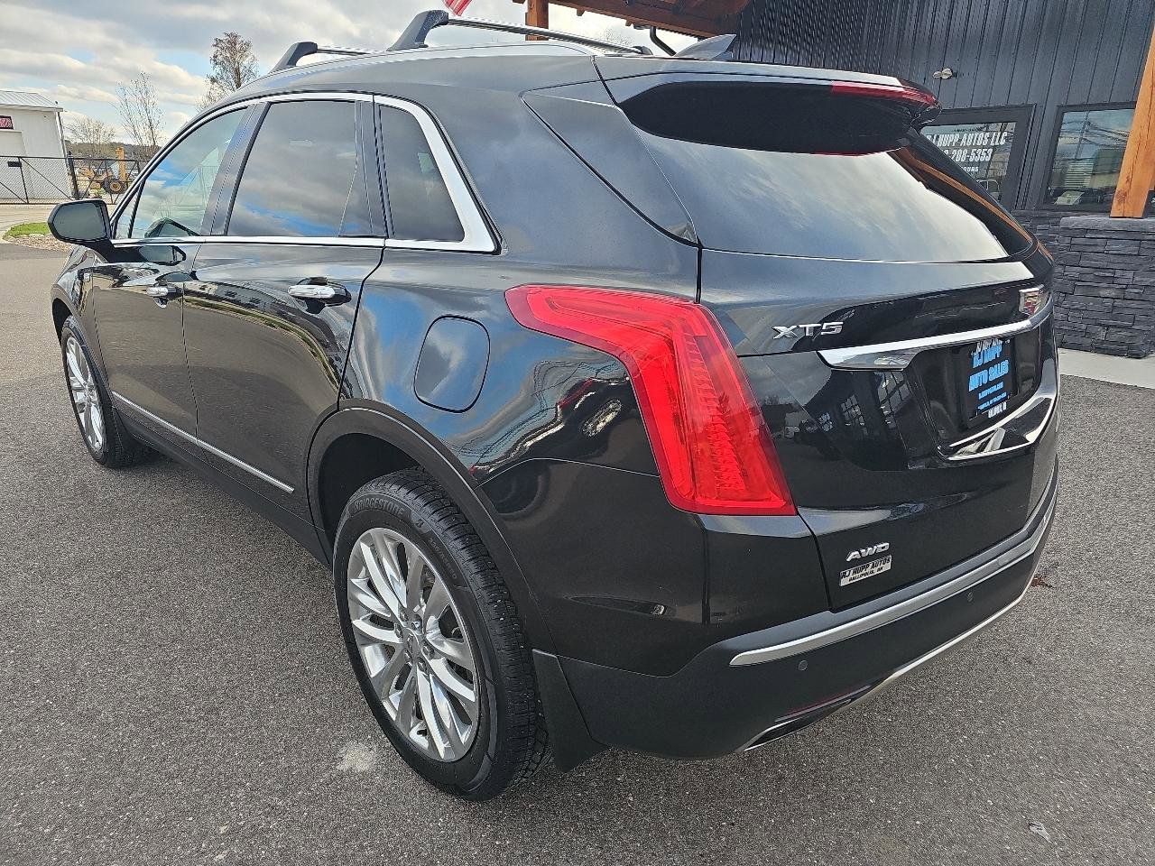 Used 2017 Cadillac XT5 Platinum AWD/4WD image 6