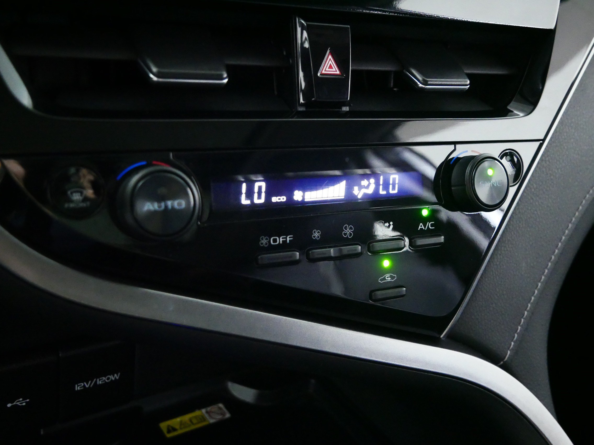 Used 2023 Toyota Camry XSE FWD image 23