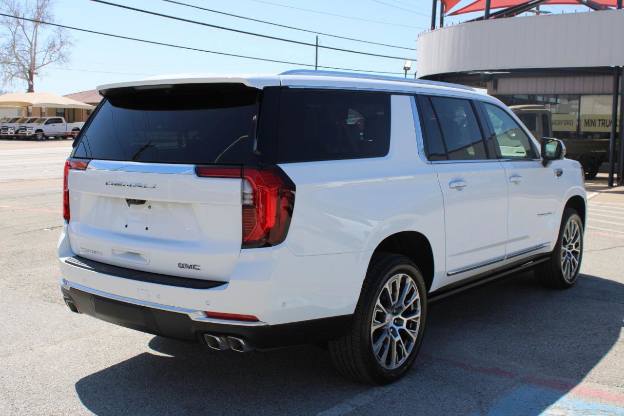 Used 2026 GMC Yukon XL Denali w/ Denali Reserve Package image 3