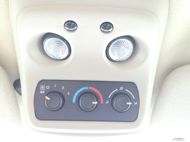 Used 2006 Chevrolet Tahoe LS w/ Smart Select Package RWD image 27