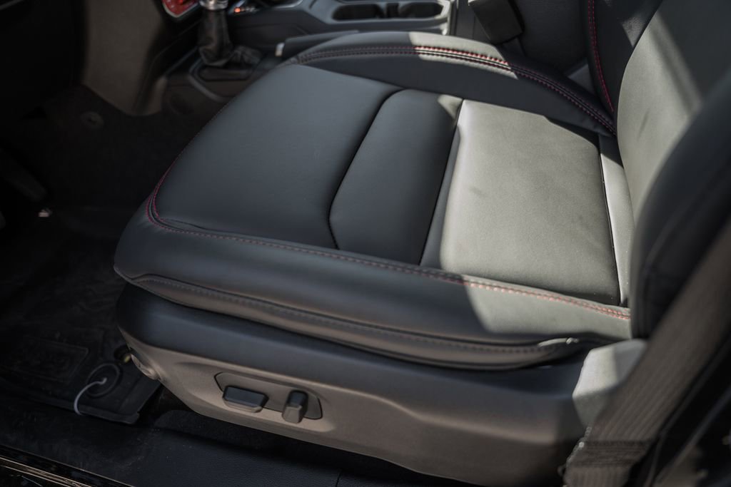 New 2025 Jeep Wrangler Unlimited Rubicon w/ Convenience Group image 33