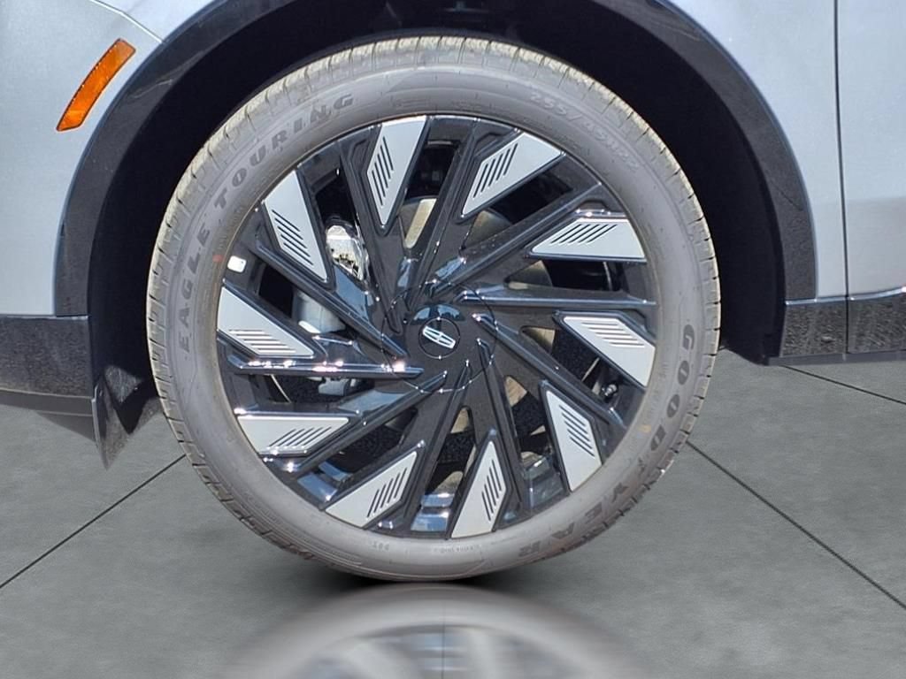 New 2025 Lincoln Nautilus Reserve w/ Jet Appearance Package AWD/4WD image 12
