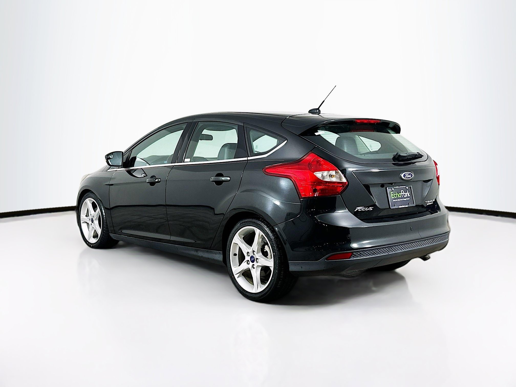 Used 2014 Ford Focus Titanium FWD image 5