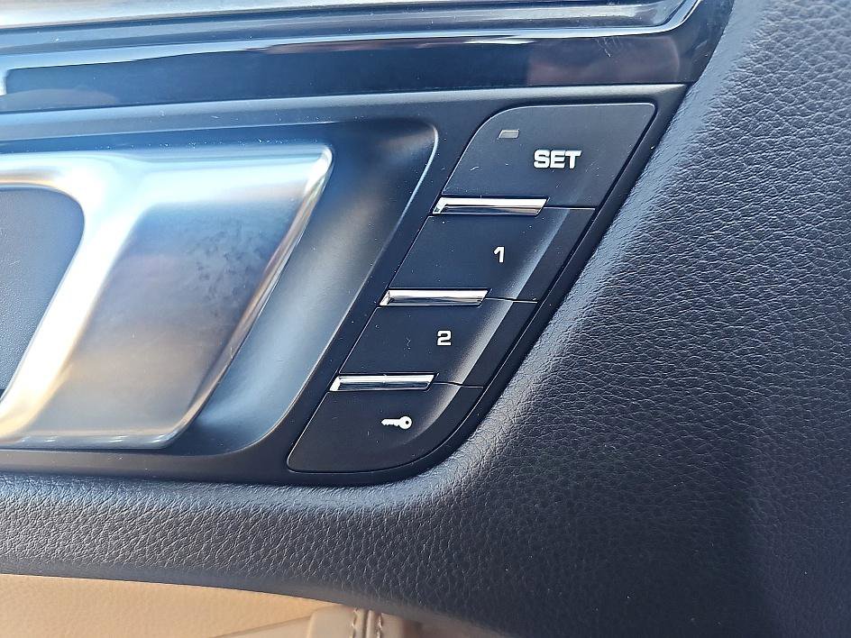 Used 2021 Porsche Macan image 11