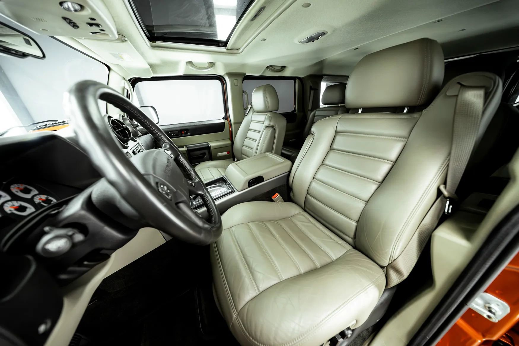 Used 2003 HUMMER H2 Luxury w/ Preferred Equipment Group AWD/4WD image 2