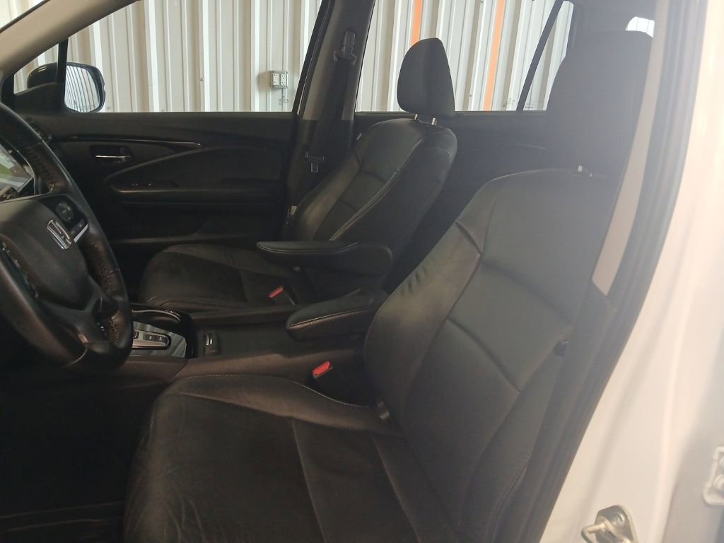 Used 2020 Honda Pilot Touring image 32