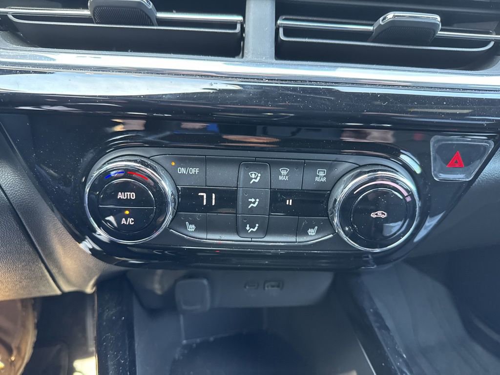 Used 2024 Chevrolet Trax RS w/ Driver Confidence Package FWD image 42