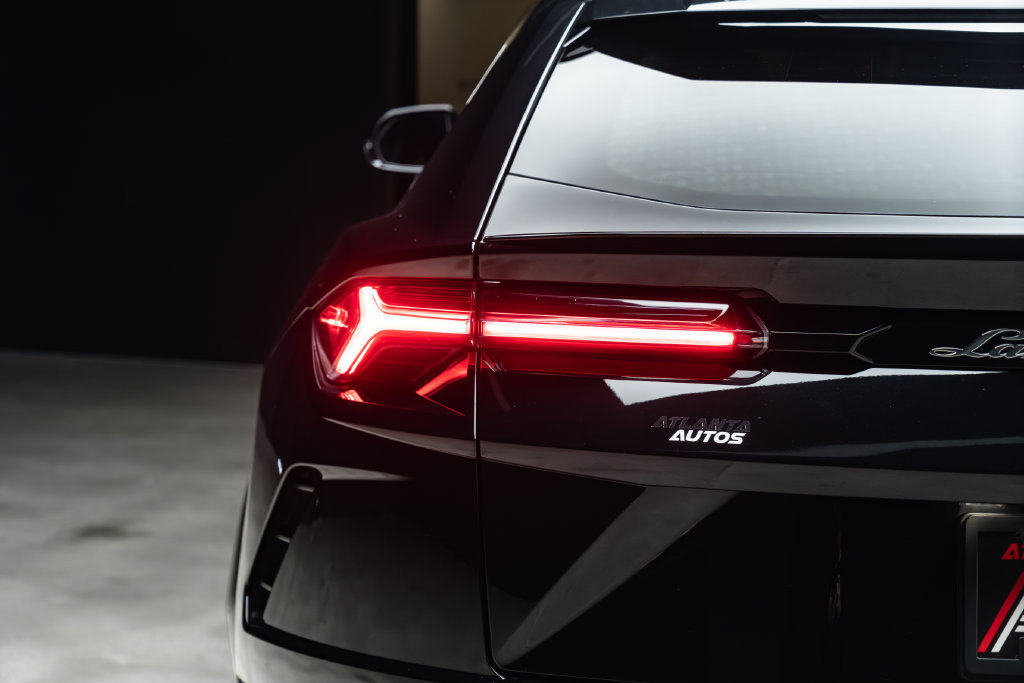 Used 2020 Lamborghini Urus AWD/4WD image 17