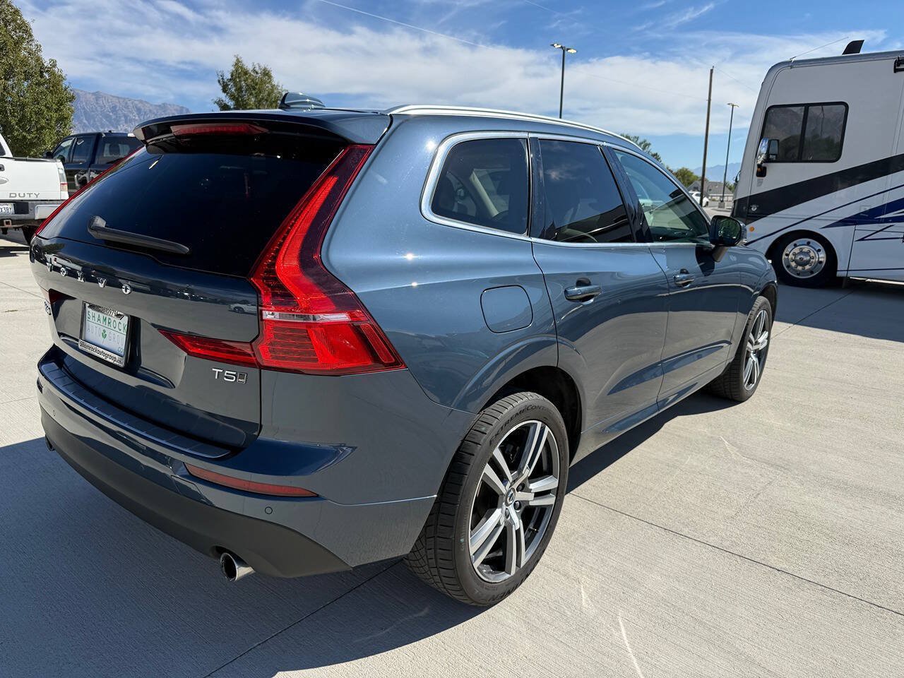 Used 2020 Volvo XC60 T5 Momentum w/ Protection Package Premier AWD/4WD image 3