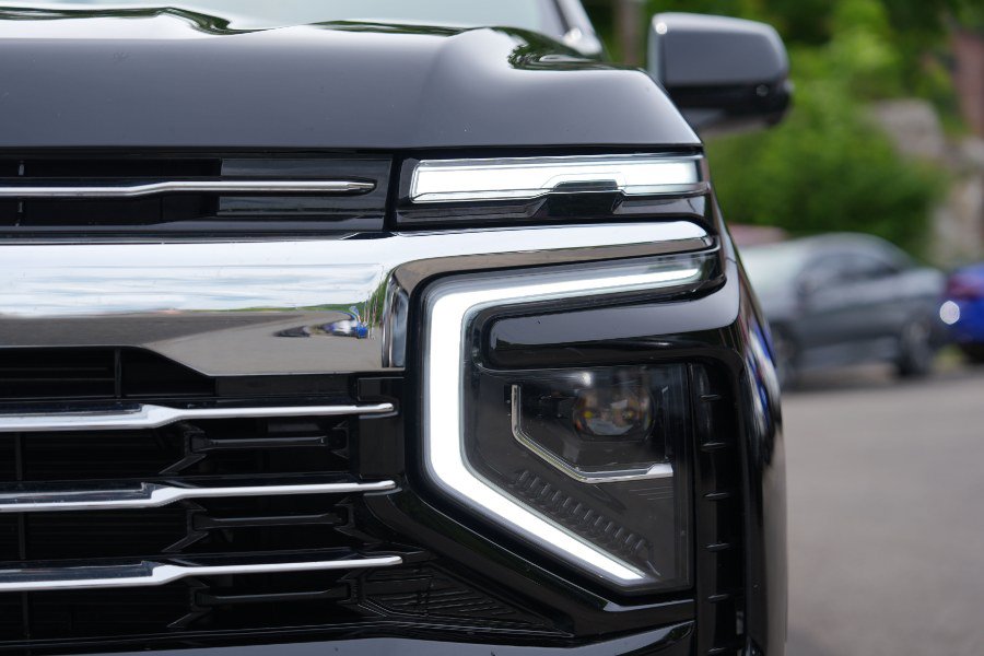 Used 2025 Chevrolet Suburban LT AWD/4WD image 10