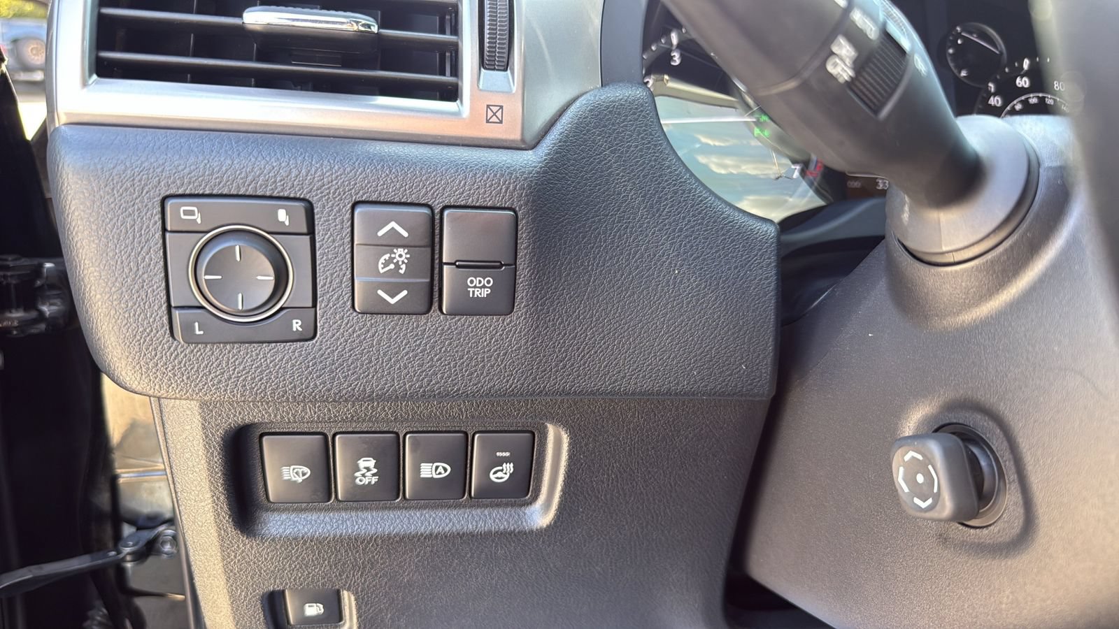 Used 2023 Lexus GX 460 Premium w/ Premium Package AWD/4WD image 17