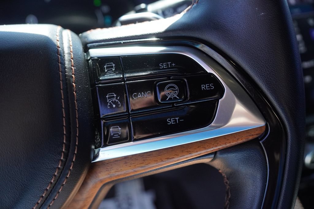 Certified 2022 Jeep Grand Cherokee Summit AWD/4WD image 24