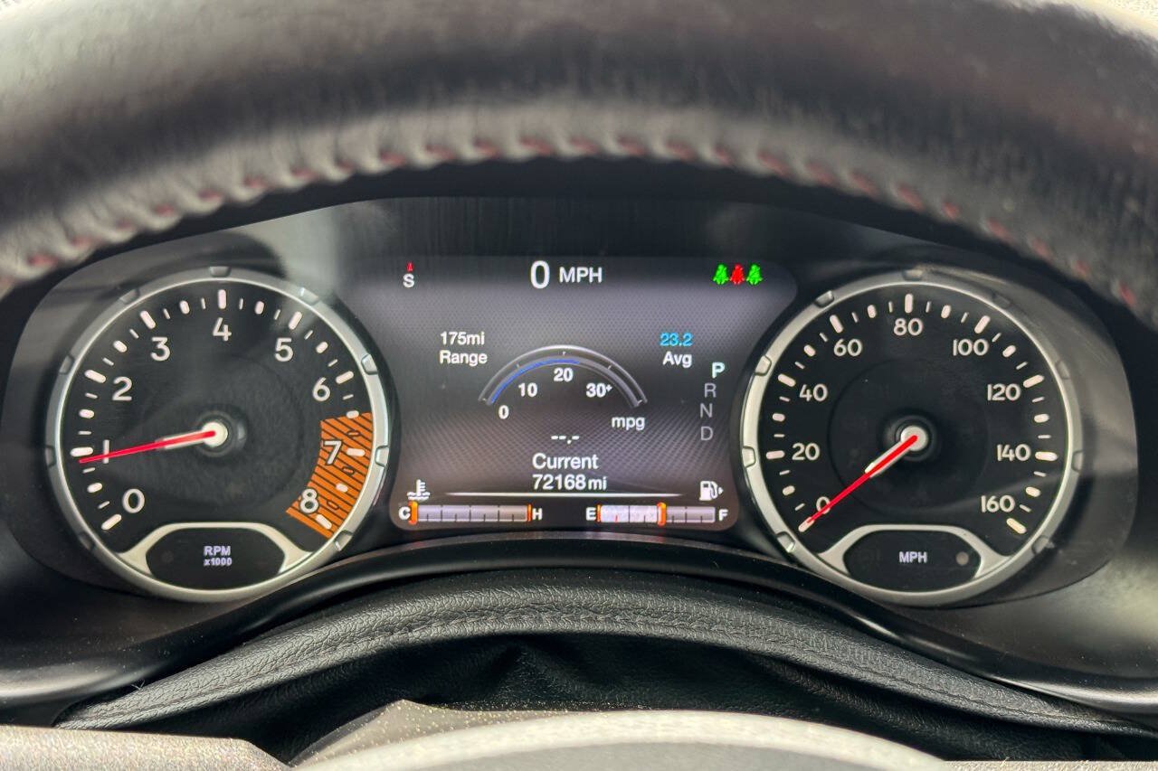 Used 2019 Jeep Renegade Trailhawk w/ UConnect 8.4 Nav Group AWD/4WD image 25