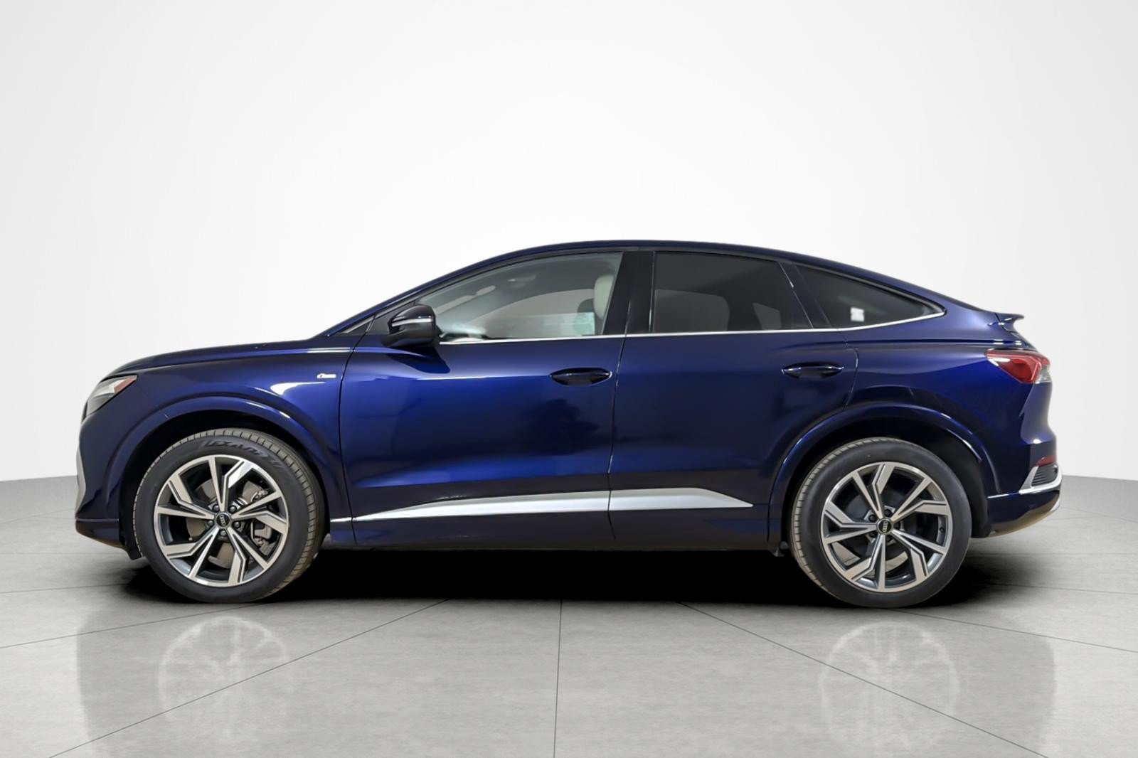 Certified 2023 Audi Q4 e-tron Premium w/ Convenience Package AWD/4WD image 2