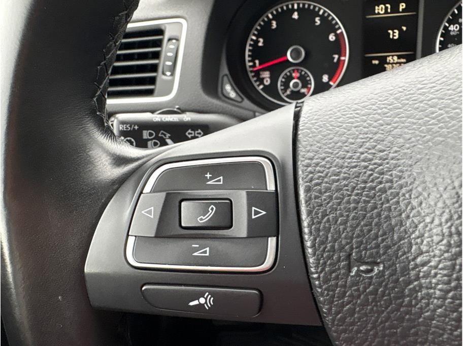 Used 2014 Volkswagen Passat 1.8T Wolfsburg Edition image 17