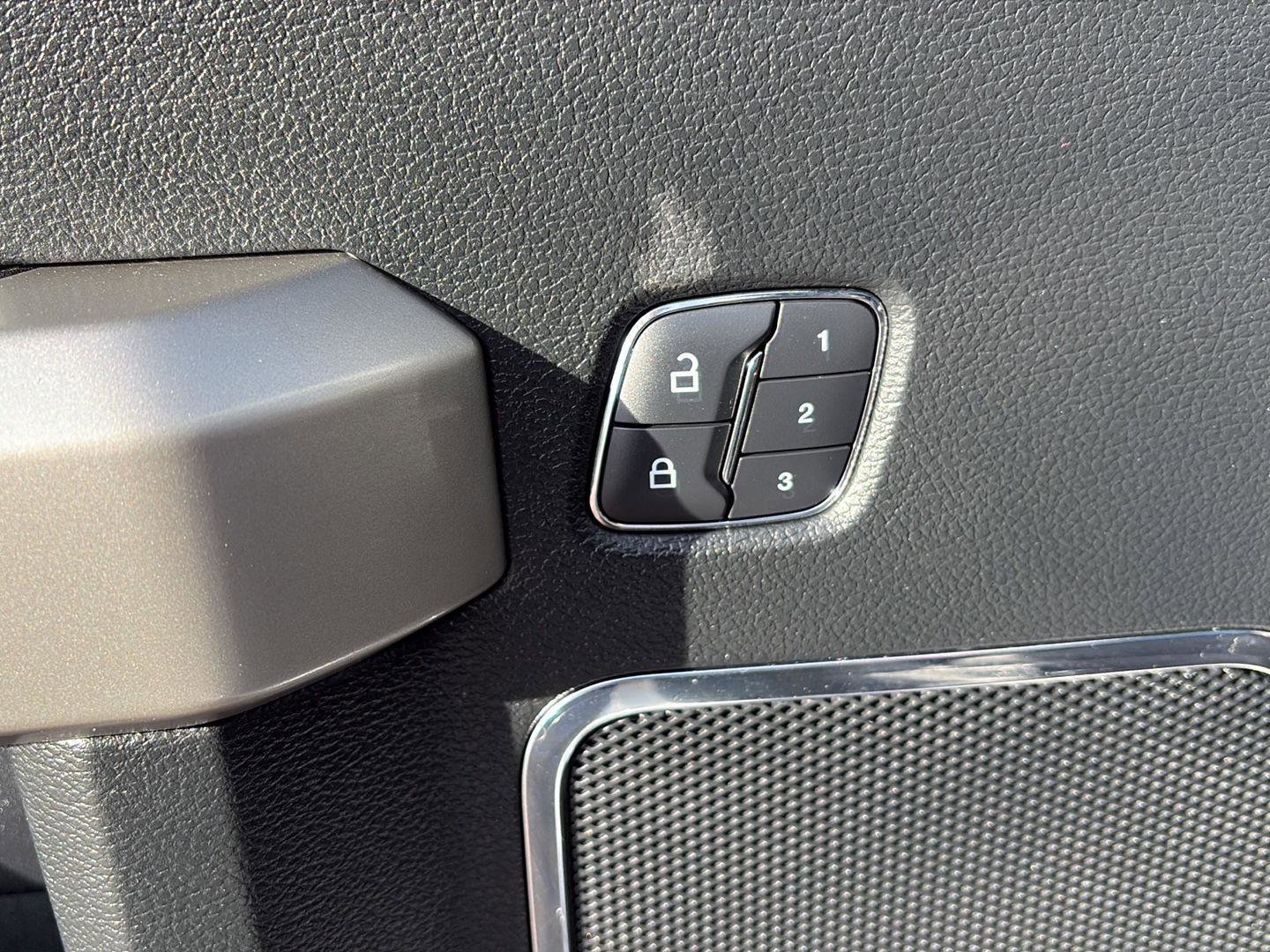 Used 2016 Ford F150 Lariat w/ Equipment Group 502A Luxury image 12