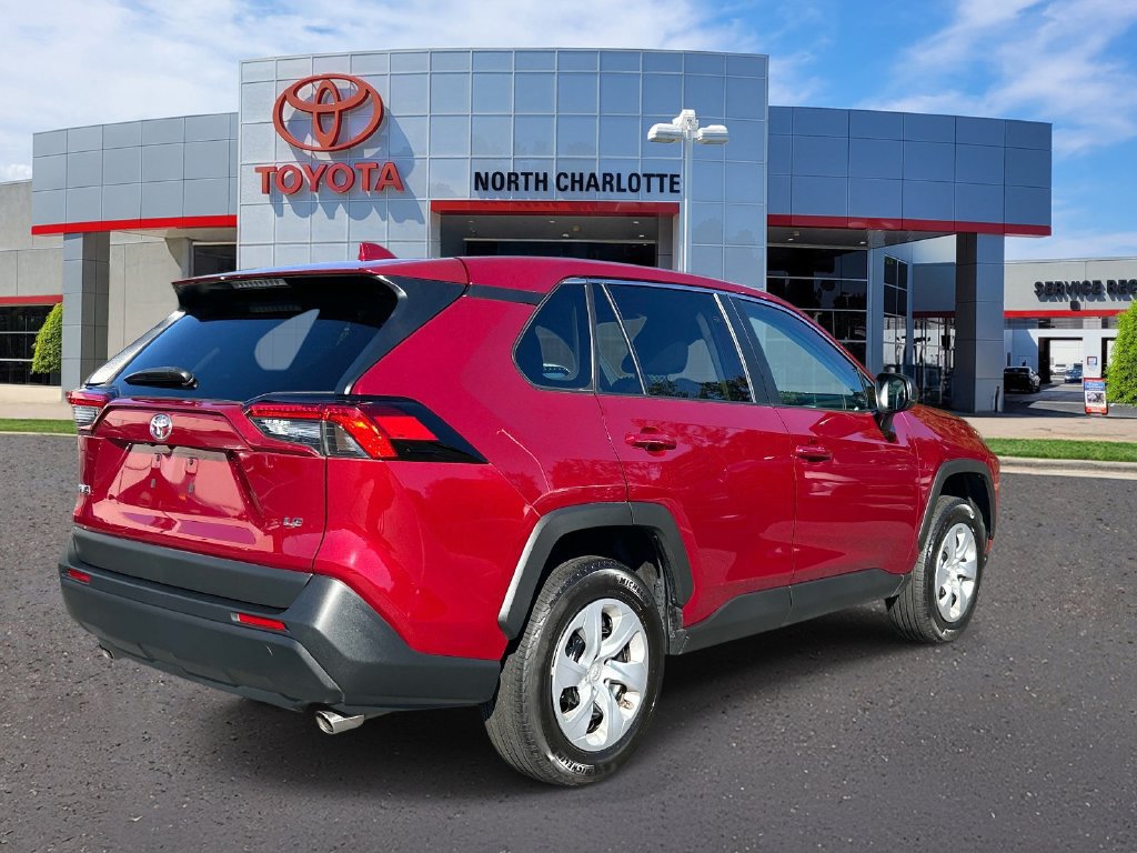 Used 2023 Toyota RAV4 LE FWD image 7