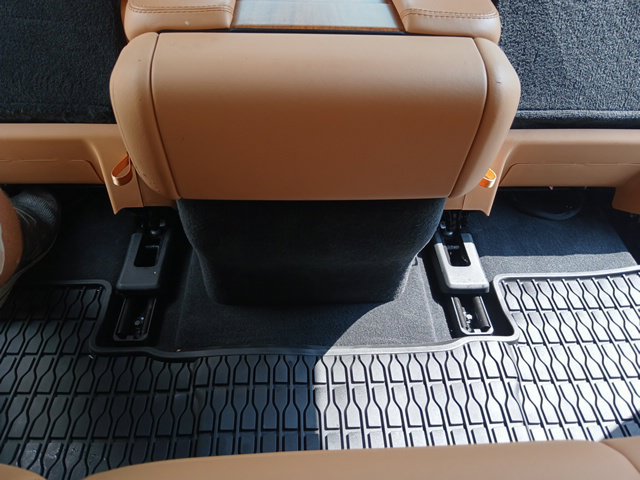 Used 2024 Jeep Grand Wagoneer Series III w/ Rear Seat Video Group 1 AWD/4WD image 22