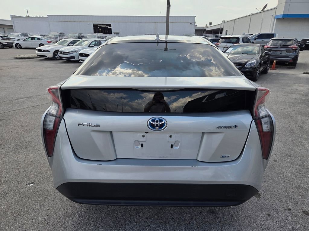 Used 2016 Toyota Prius Four image 12