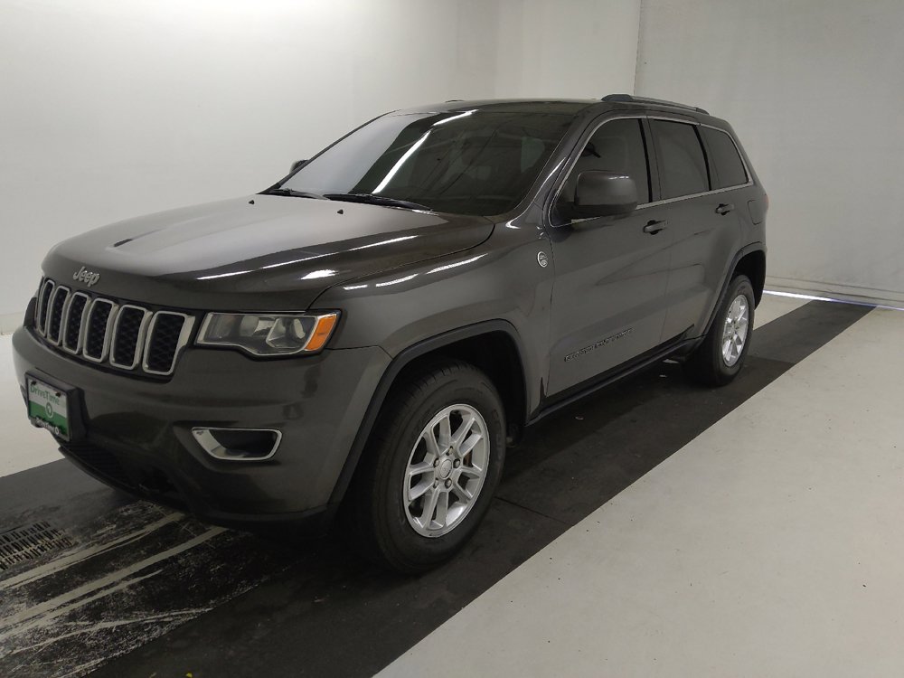Used 2019 Jeep Grand Cherokee Laredo AWD/4WD image 2